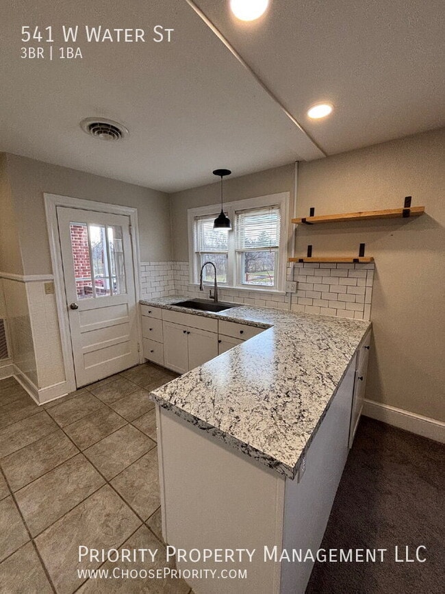 Building Photo - 541 W Water St