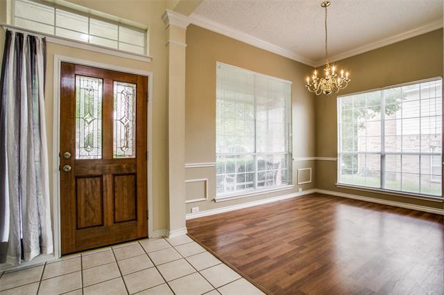 Building Photo - 1404 Honey Locust Dr