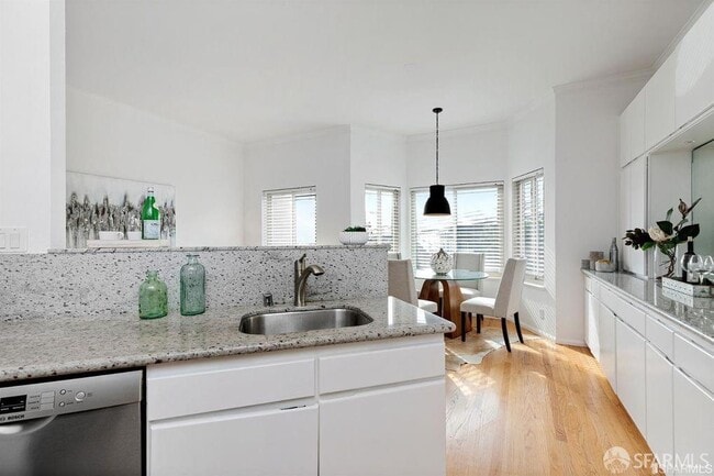 Building Photo - 1089 De Haro St