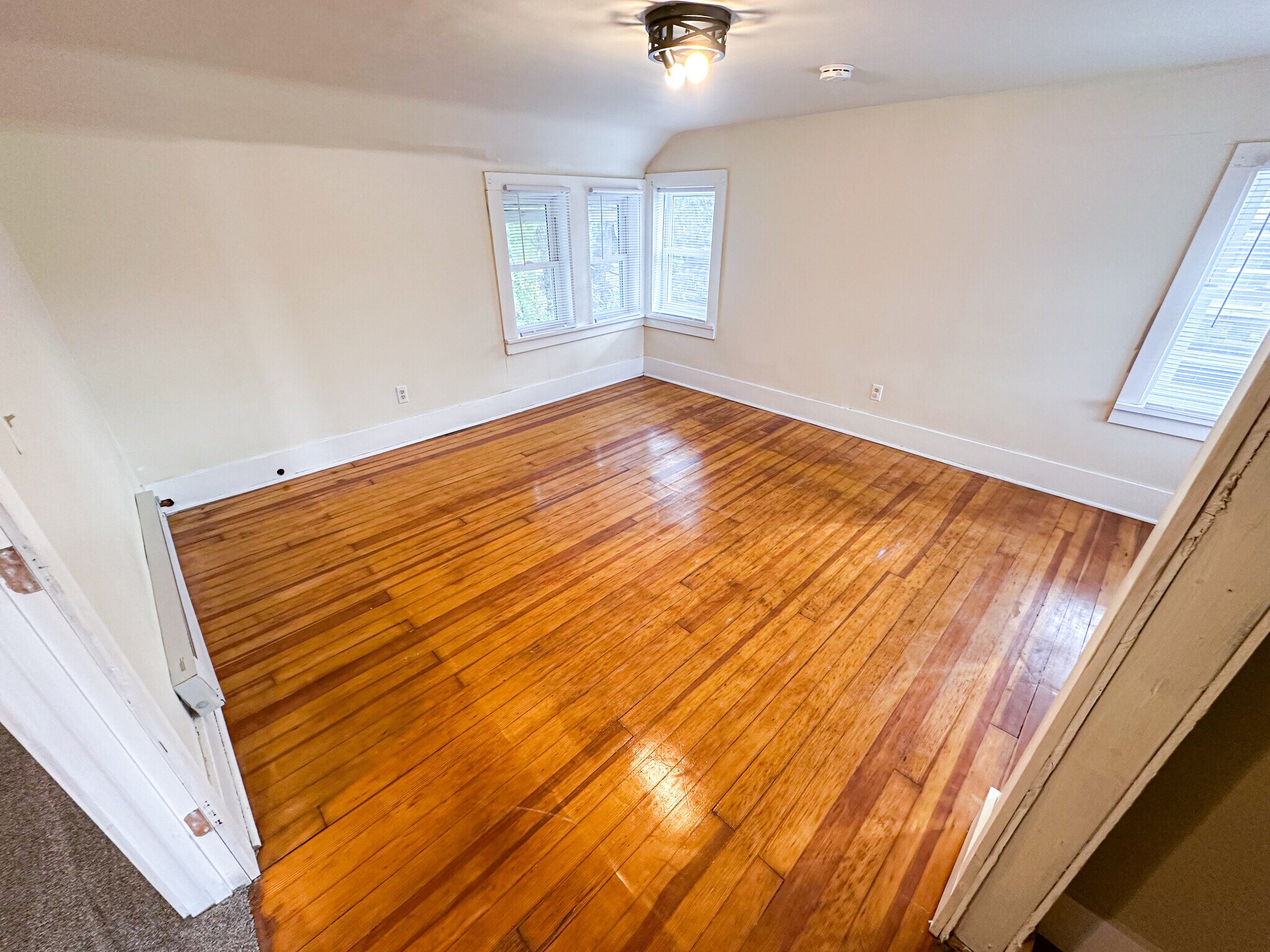 Building Photo - 1325 24th St