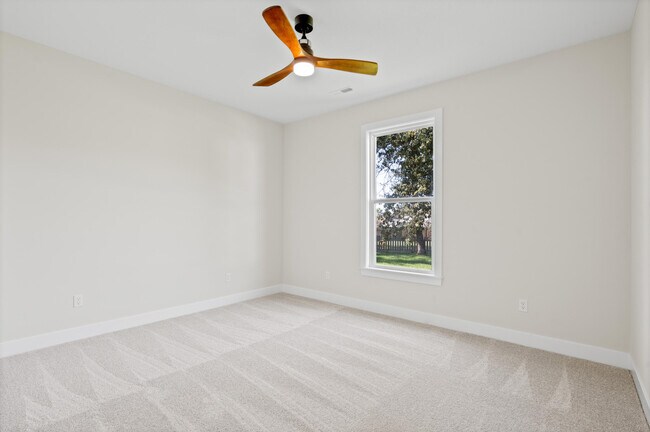 Building Photo - 5201 Buttercup Dr