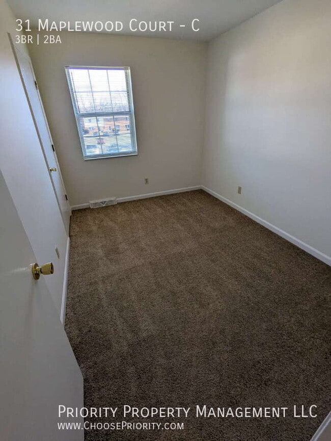 Building Photo - 31 Maplewood Ct