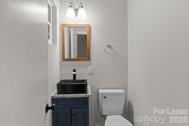 Building Photo - 5300 Hickory Ln