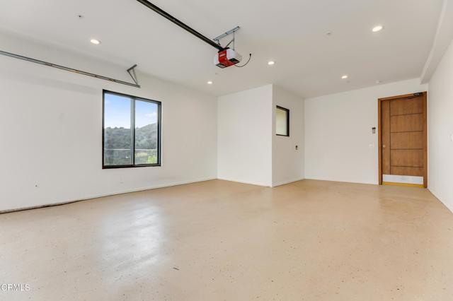 Building Photo - 12480 Viewcrest Rd