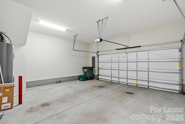Building Photo - 615 Myrick Aly