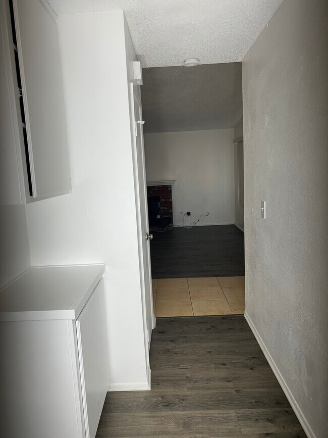 Hallway to Living Room - 45408 17th St E