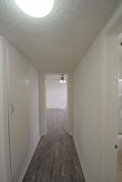 Building Photo - 10745 Hortense St
