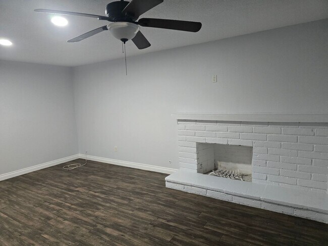 Building Photo - 9155 Pacific Ave