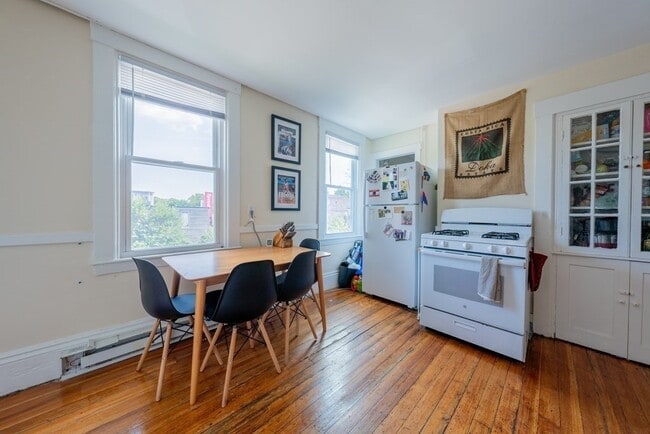 Primary Photo - 193 Hampshire St