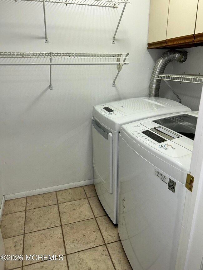 Building Photo - 316 Burntwood Trail