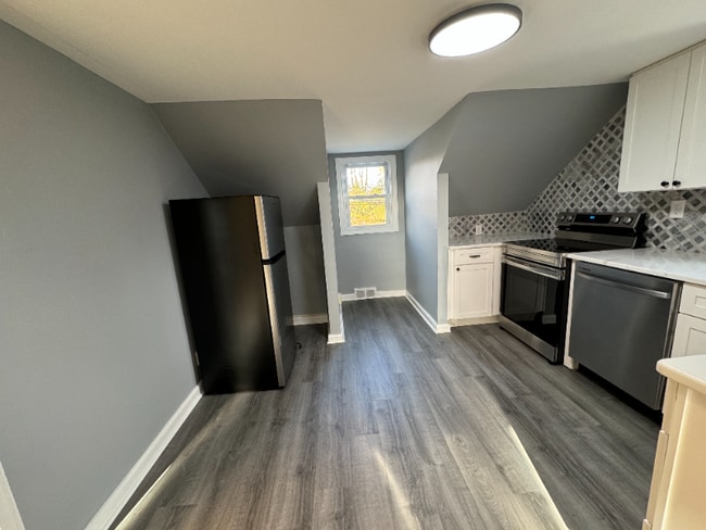 Building Photo - 141 Willow Grove Ave