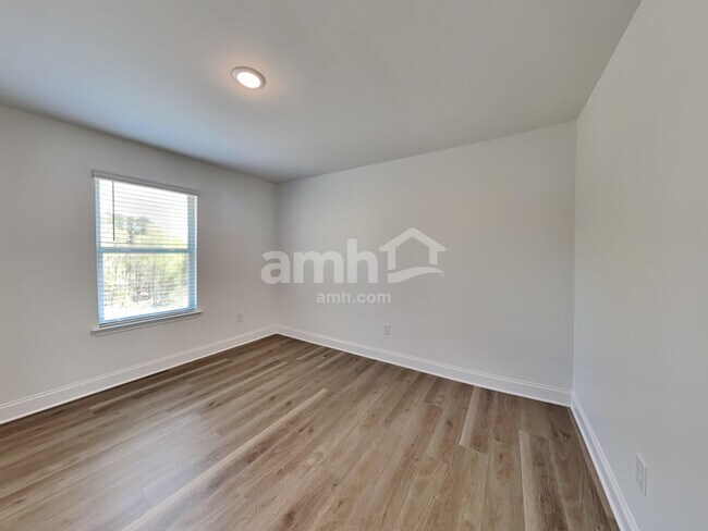 Building Photo - 1614 Soapstone Rd