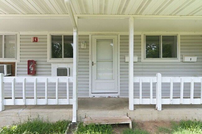 Building Photo - Move-In Ready 1 Bedroom Just Steps from Bass Pro Shops