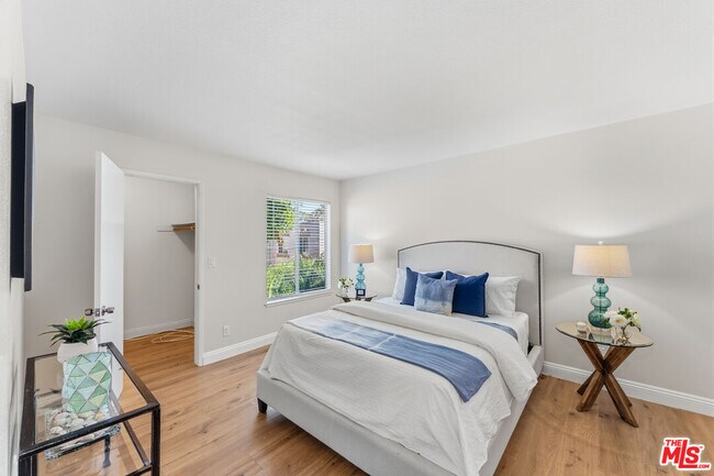 Building Photo - 2470 Bolker Dr