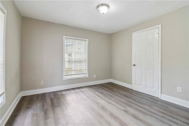 Building Photo - 971 Sims Ave NW