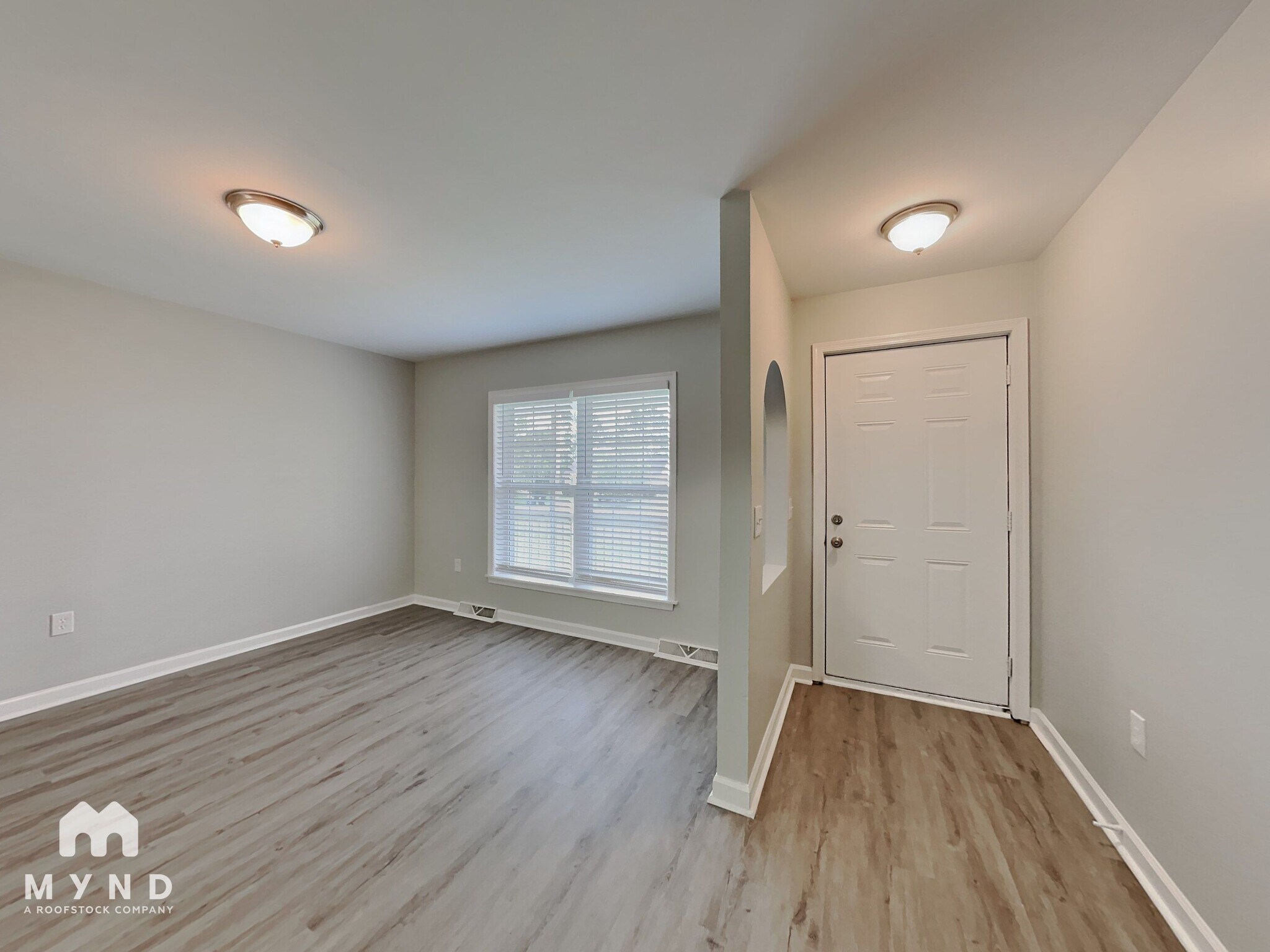 Building Photo - 215 Clearwater Dr