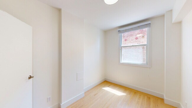 Building Photo - 865 Sutter St