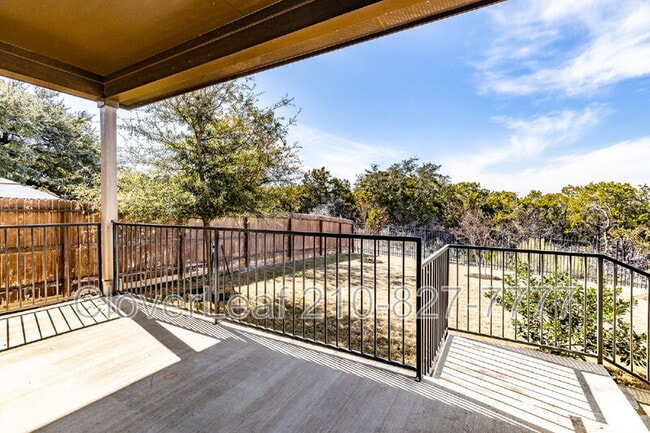 Building Photo - 5530 Pin Pt