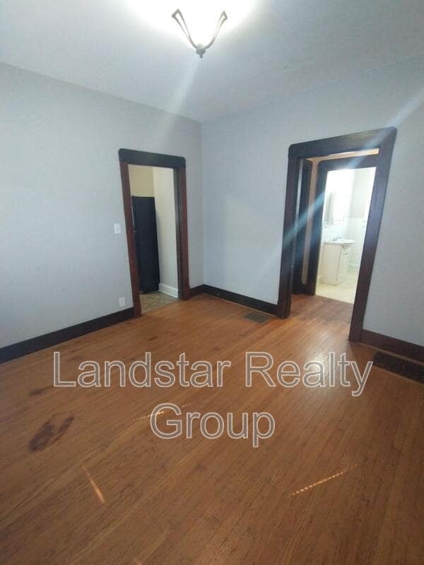 Building Photo - 1508 Sale Ave