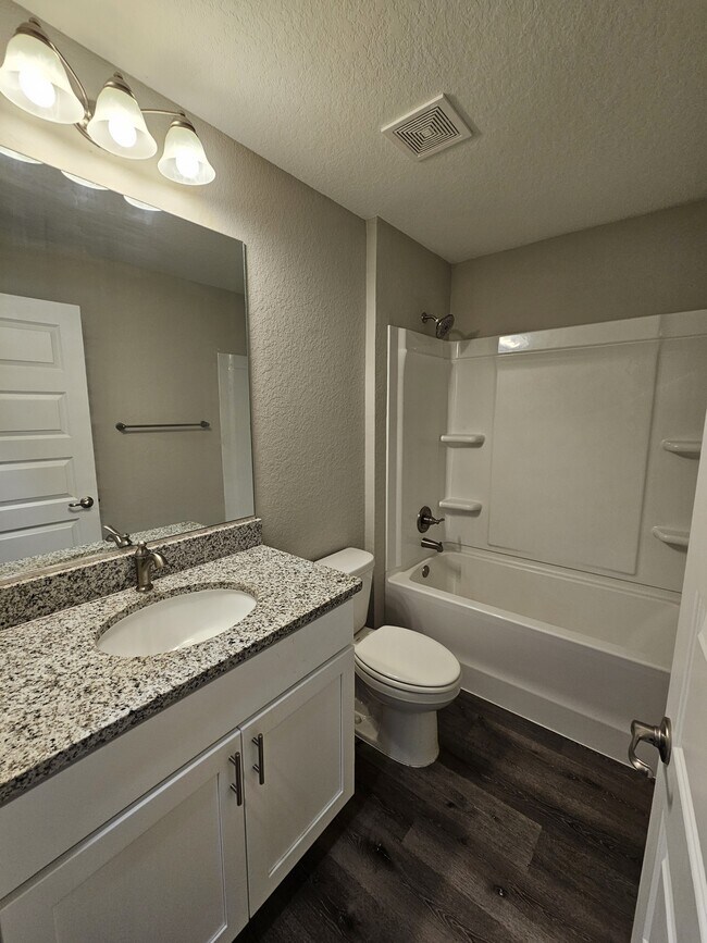 Building Photo - 16 Larch Course Terrace