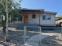 Building Photo - Downtown Bend Bungalow