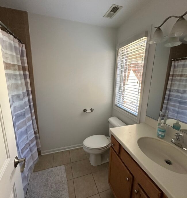 Building Photo - 152 Finstad Dr