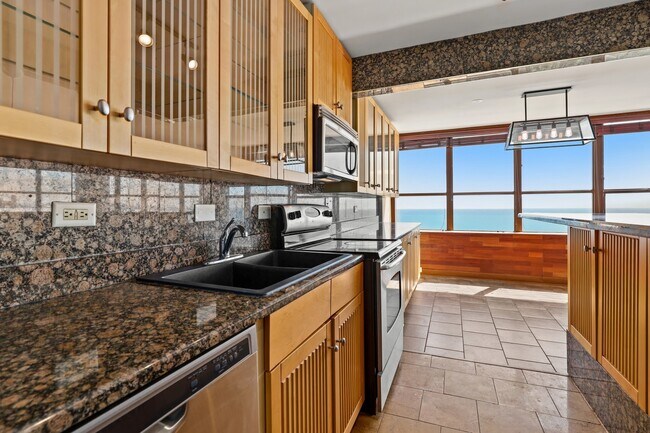 Building Photo - 655 W Irving Park Rd