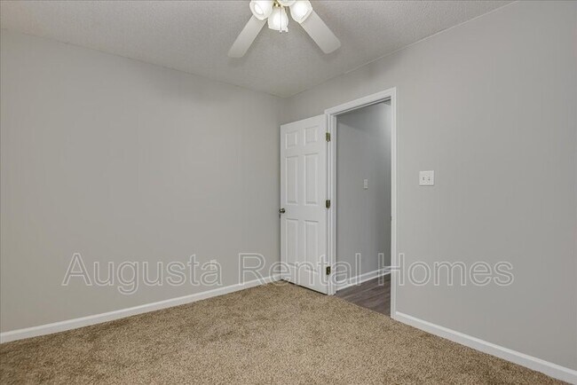 Building Photo - 690 Monroe St