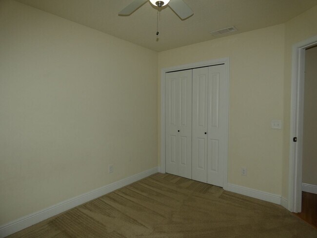 Building Photo - Charming 3-Bedroom Home
