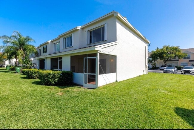 Building Photo - 16640 Hemingway Dr