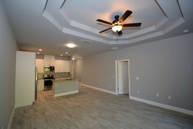 Building Photo - 25 Rosepetal Ln