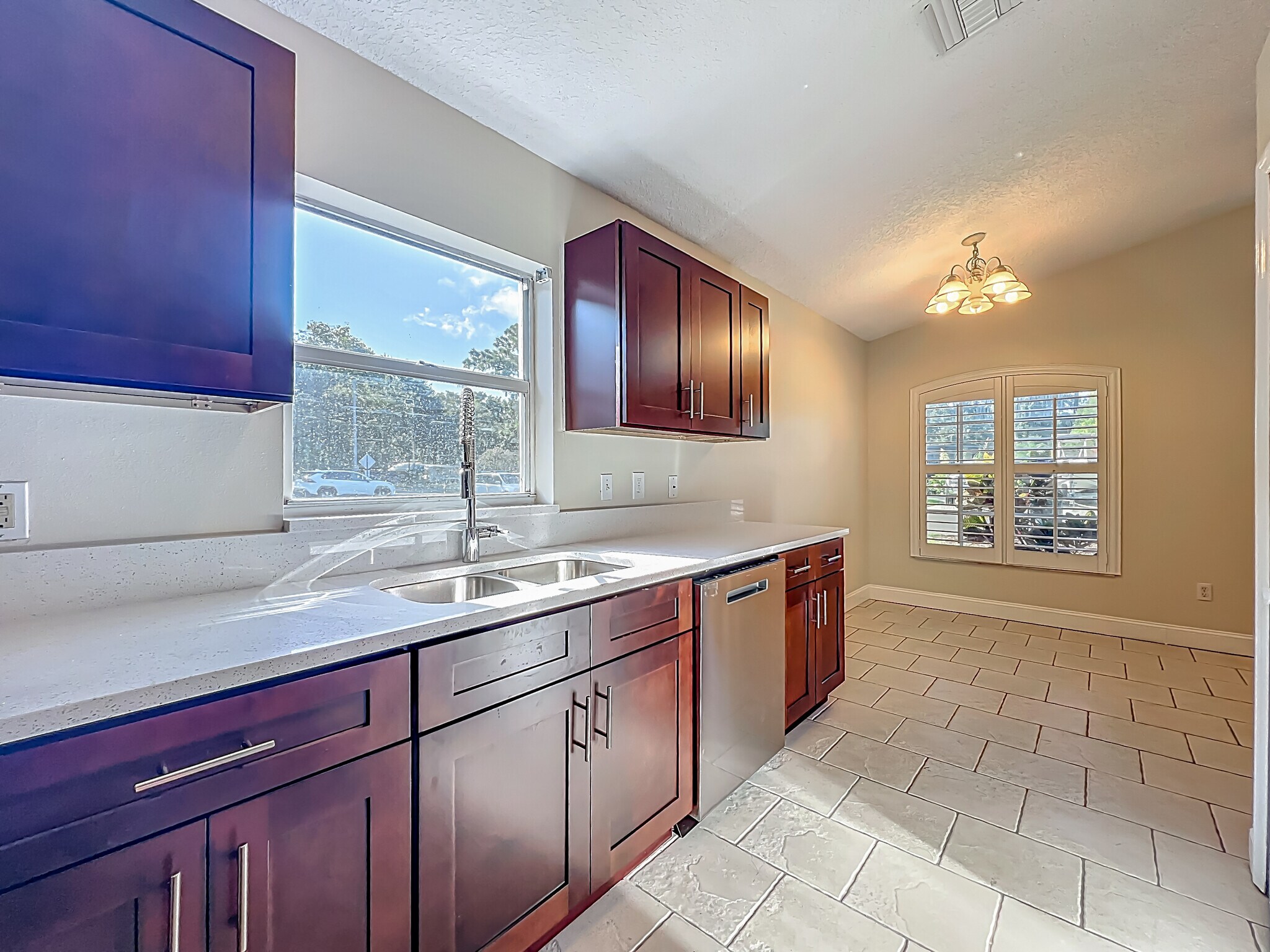 Building Photo - 1115 Naples Dr