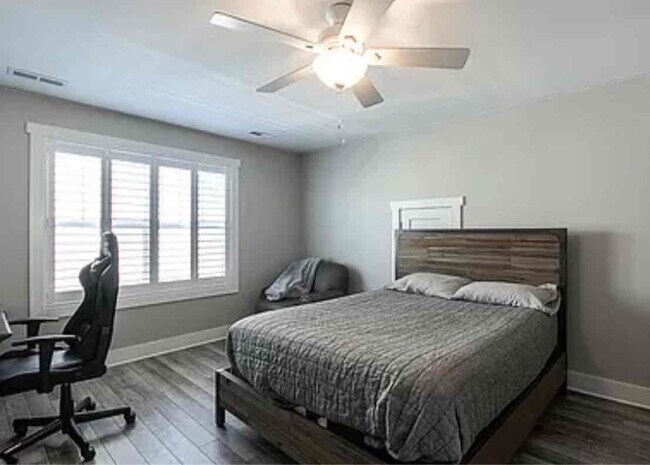 Building Photo - 7 Montaugue St