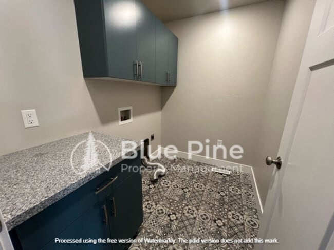 Building Photo - 359 N 3rd West St