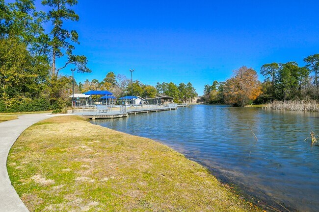 Building Photo - 21 Pineash Ct