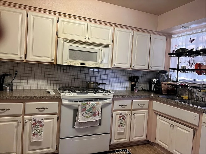 Building Photo - 45943 Bentley St