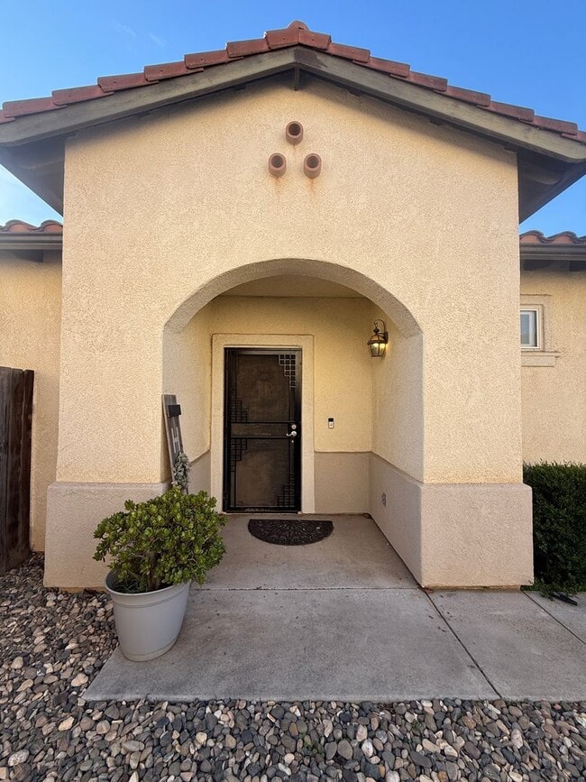 Building Photo - Beautiful Bradley Square Single Story Home With Easy Access to Shopping/101 Frwy