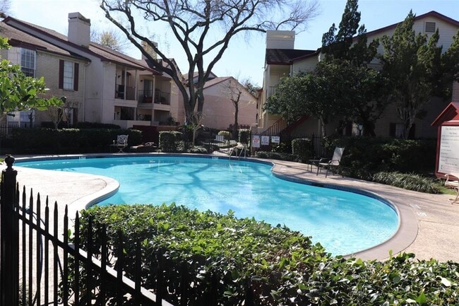 Building Photo - 2120 El Paseo St