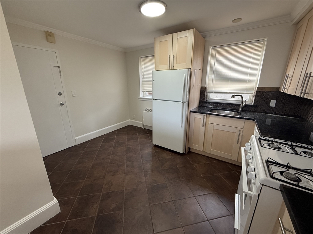 Building Photo - 493 Arborway