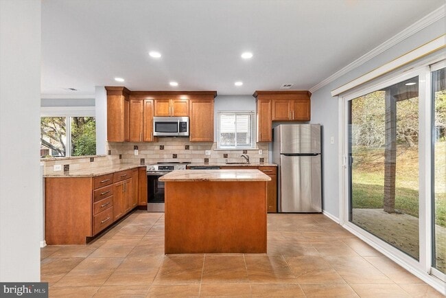 Building Photo - 18 Flintlock Ln