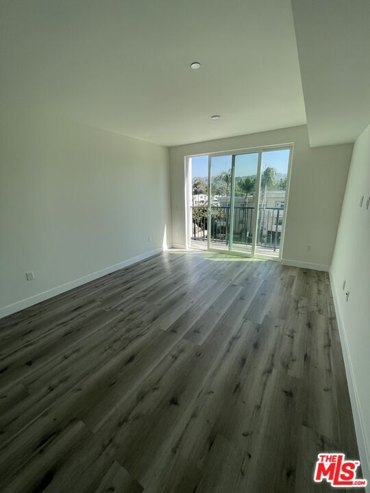 Building Photo - 4806 Sylmar Ave