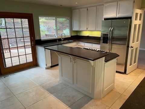 Building Photo - 11 Spinosa Way