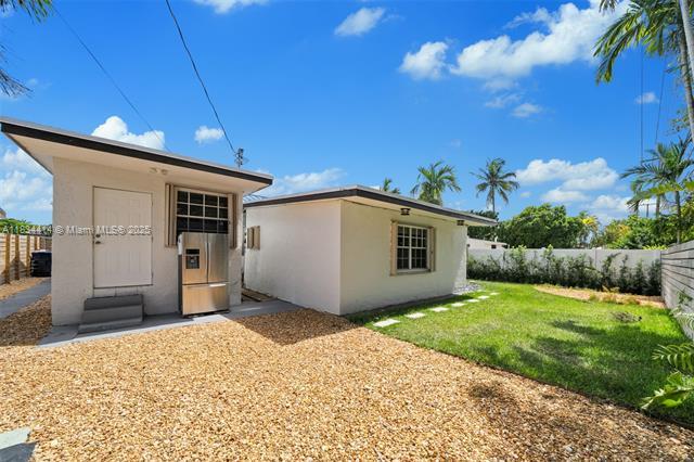 Building Photo - 6381 SW 39th St