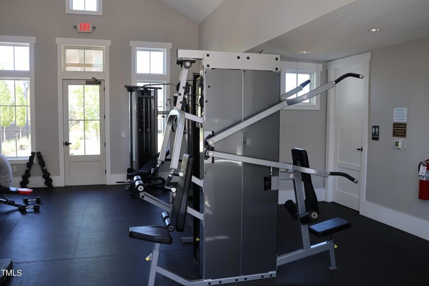 Building Photo - 1213 Bradburn Dr