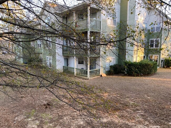 Building Photo - 6813 Willowbrook Dr