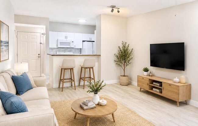 Building Photo - 630 S Sapodilla Ave