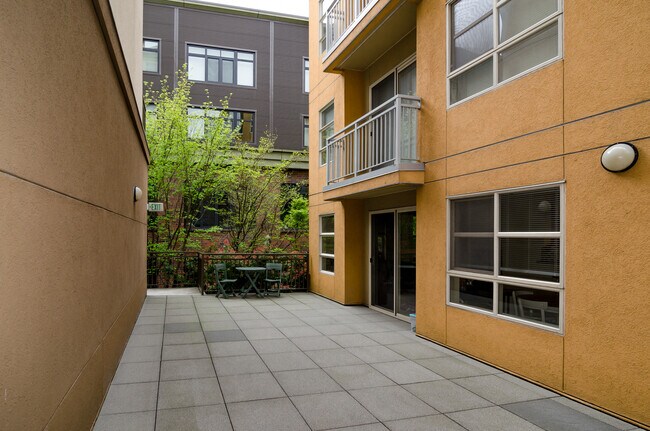 Building Photo - 118 107th Ave NE