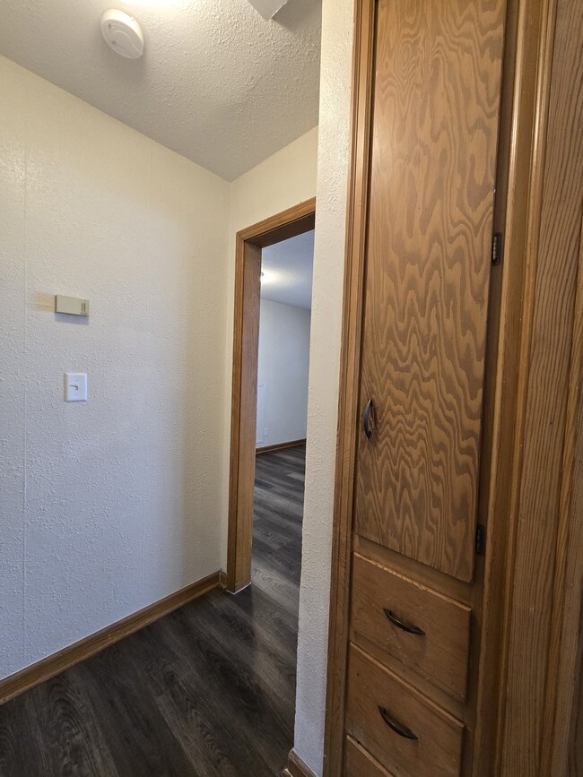 Building Photo - 722 S Hunter