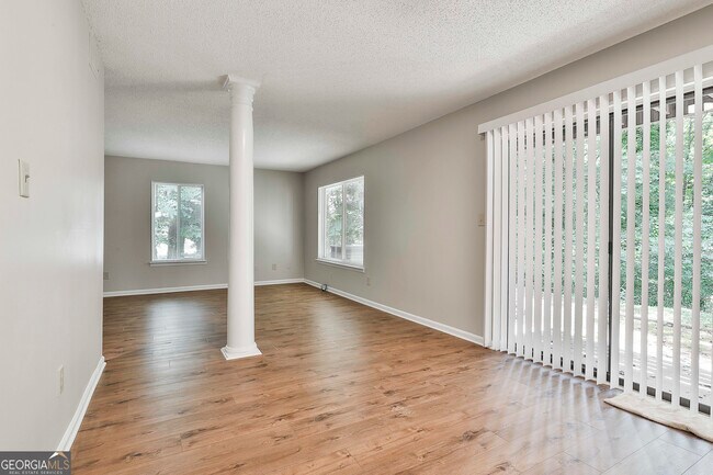 Building Photo - 36 Cobblestone Creek