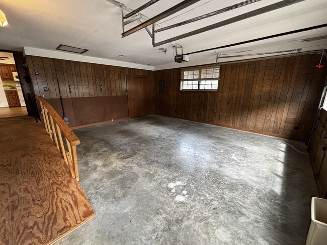 Building Photo - 307 N 5th St
